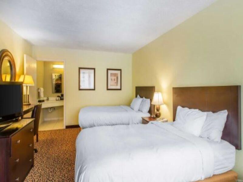 Clarion Inn Brunswick Εξωτερικό φωτογραφία