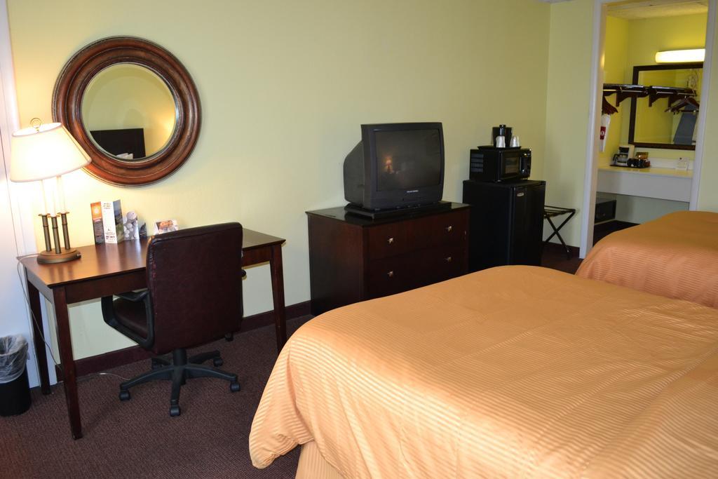 Clarion Inn Brunswick Εξωτερικό φωτογραφία