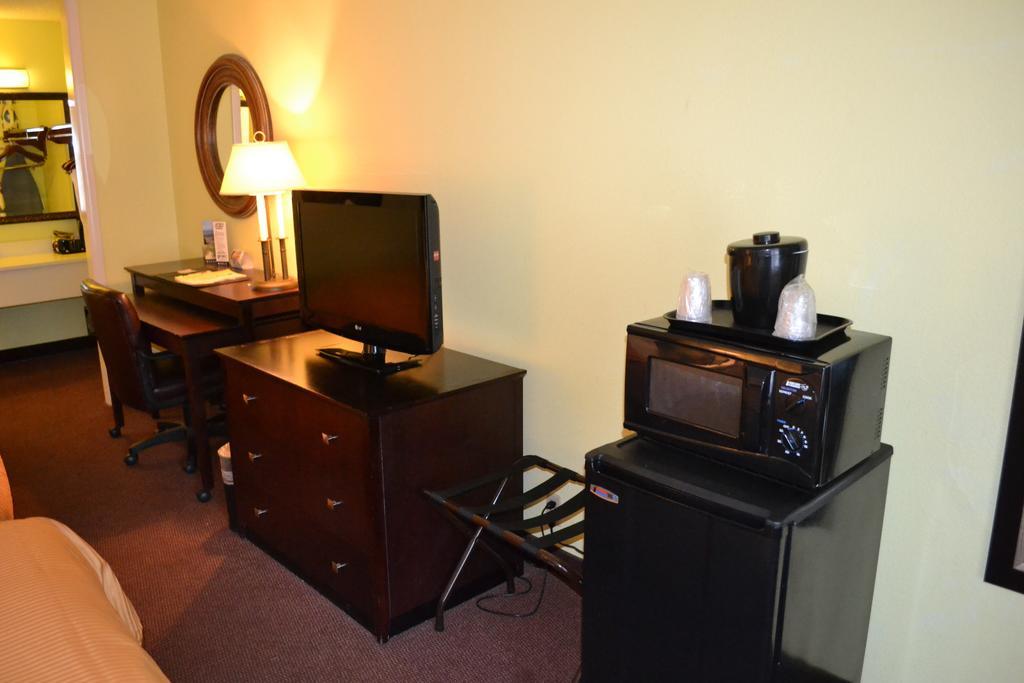 Clarion Inn Brunswick Εξωτερικό φωτογραφία