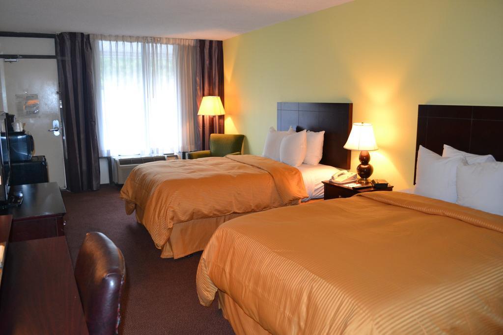 Clarion Inn Brunswick Δωμάτιο φωτογραφία