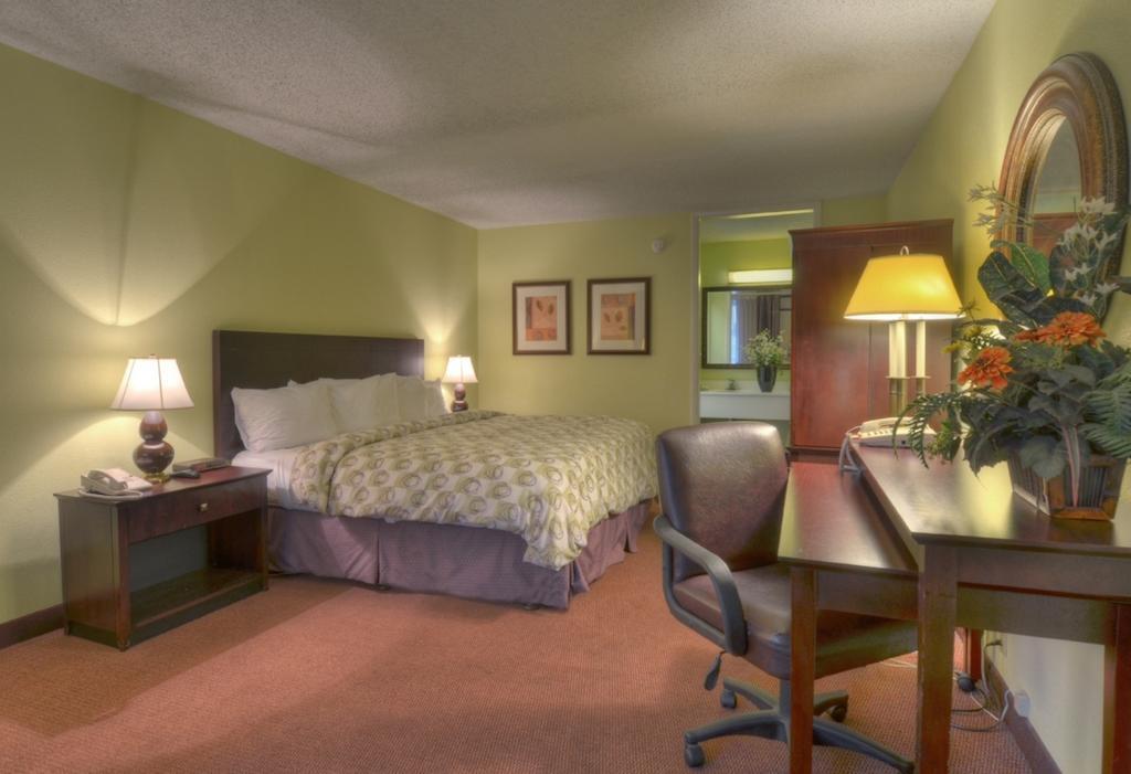 Clarion Inn Brunswick Δωμάτιο φωτογραφία