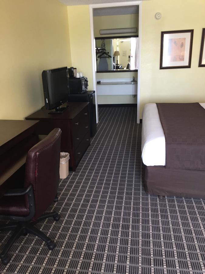 Clarion Inn Brunswick Εξωτερικό φωτογραφία