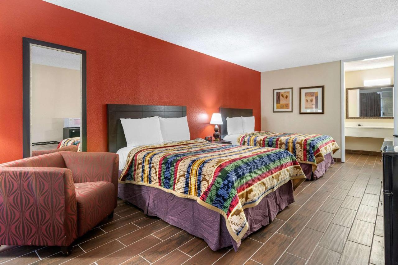 Clarion Inn Brunswick Εξωτερικό φωτογραφία